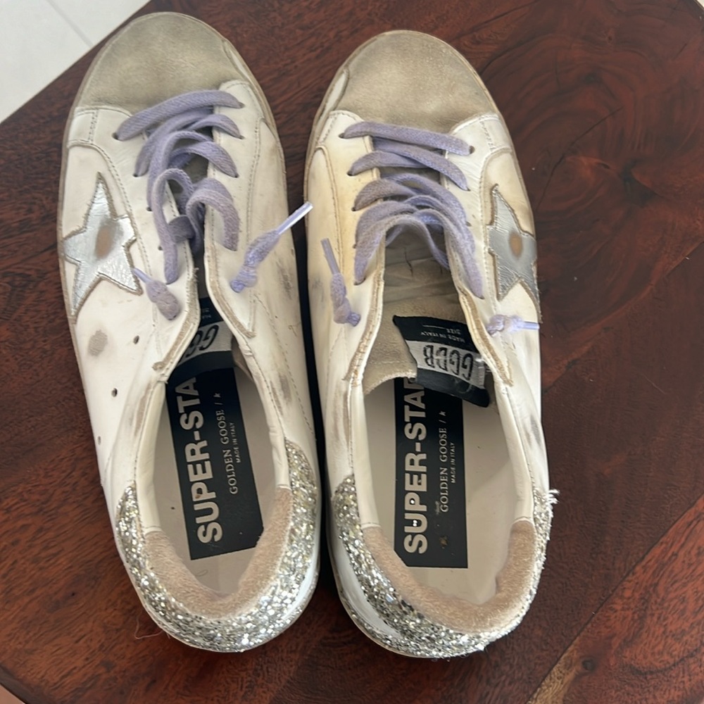 Authentic Golden Goose super stars with sparkle and purple! Super cute